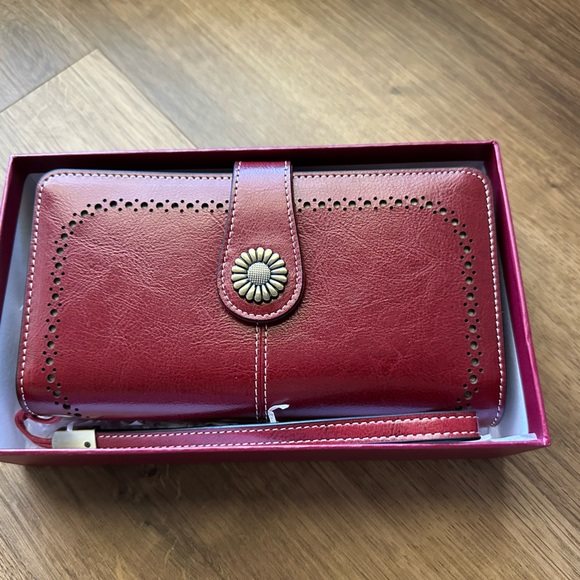 New Leather Wristlet Wallet Purse - Picture 1 of 4